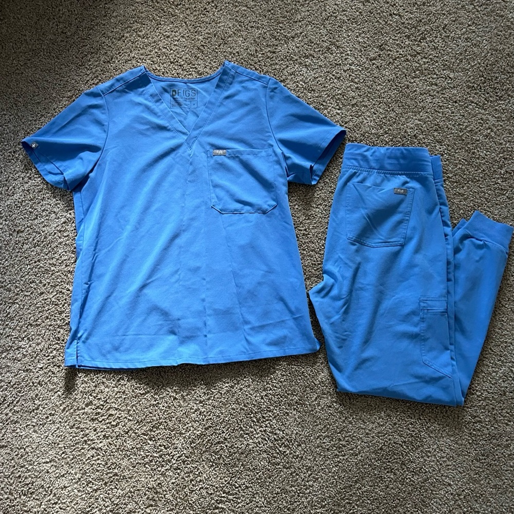 Women’s FIGS Scrub Set